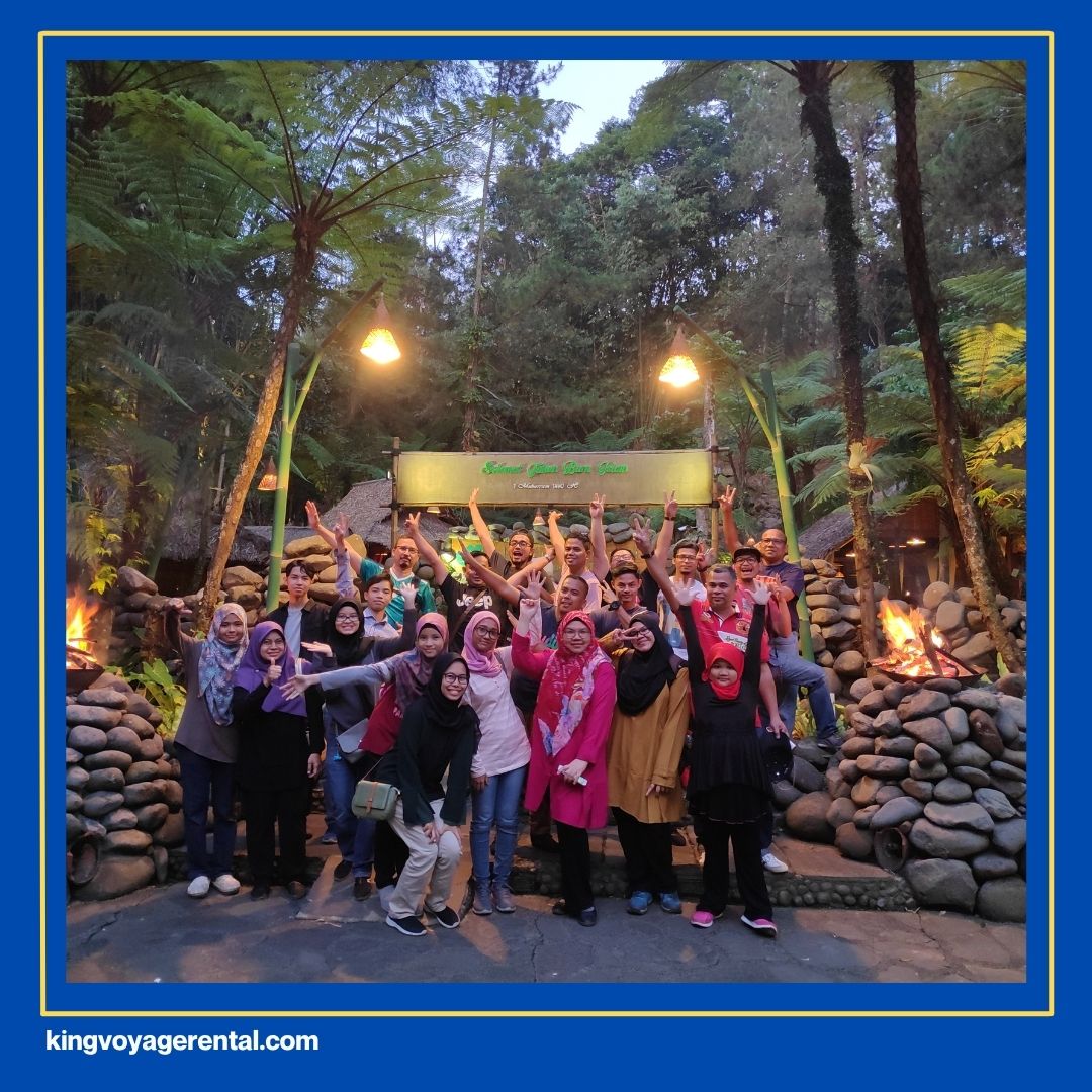 sewa hiace luxury jakarta